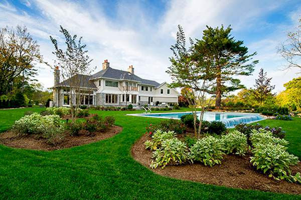 Hidden Pond at Old Westbury exterior