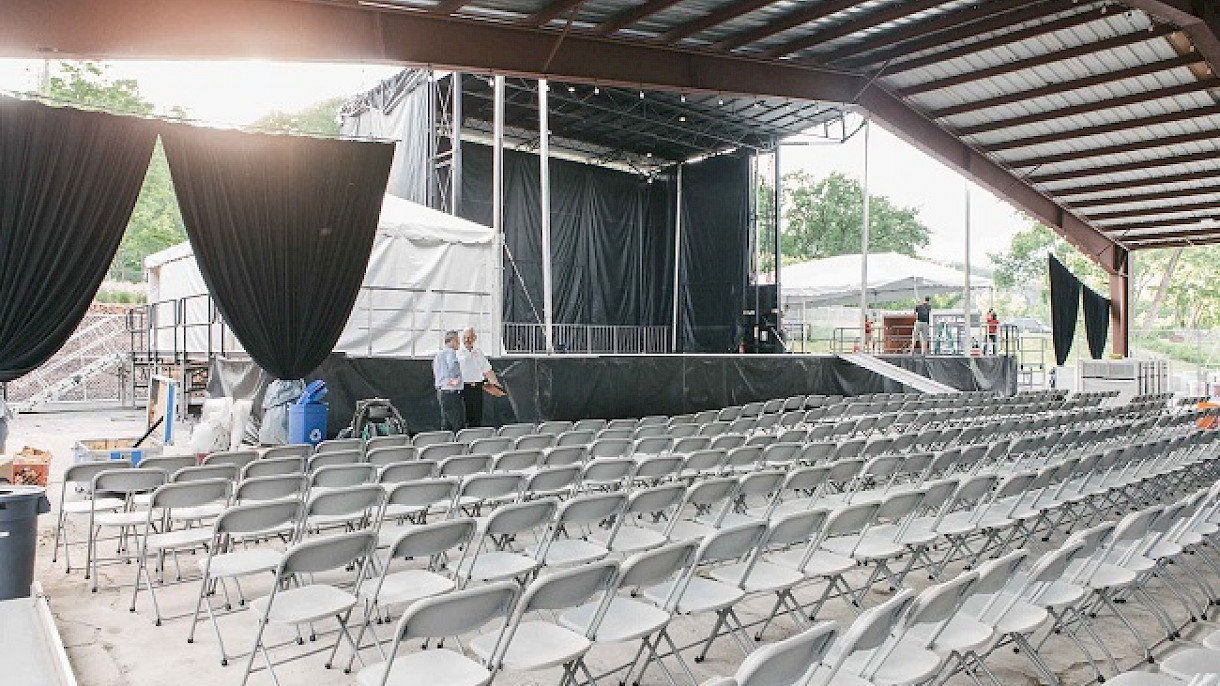 Dylan Gives Fresh Twist to Classics at Brickyards Concert