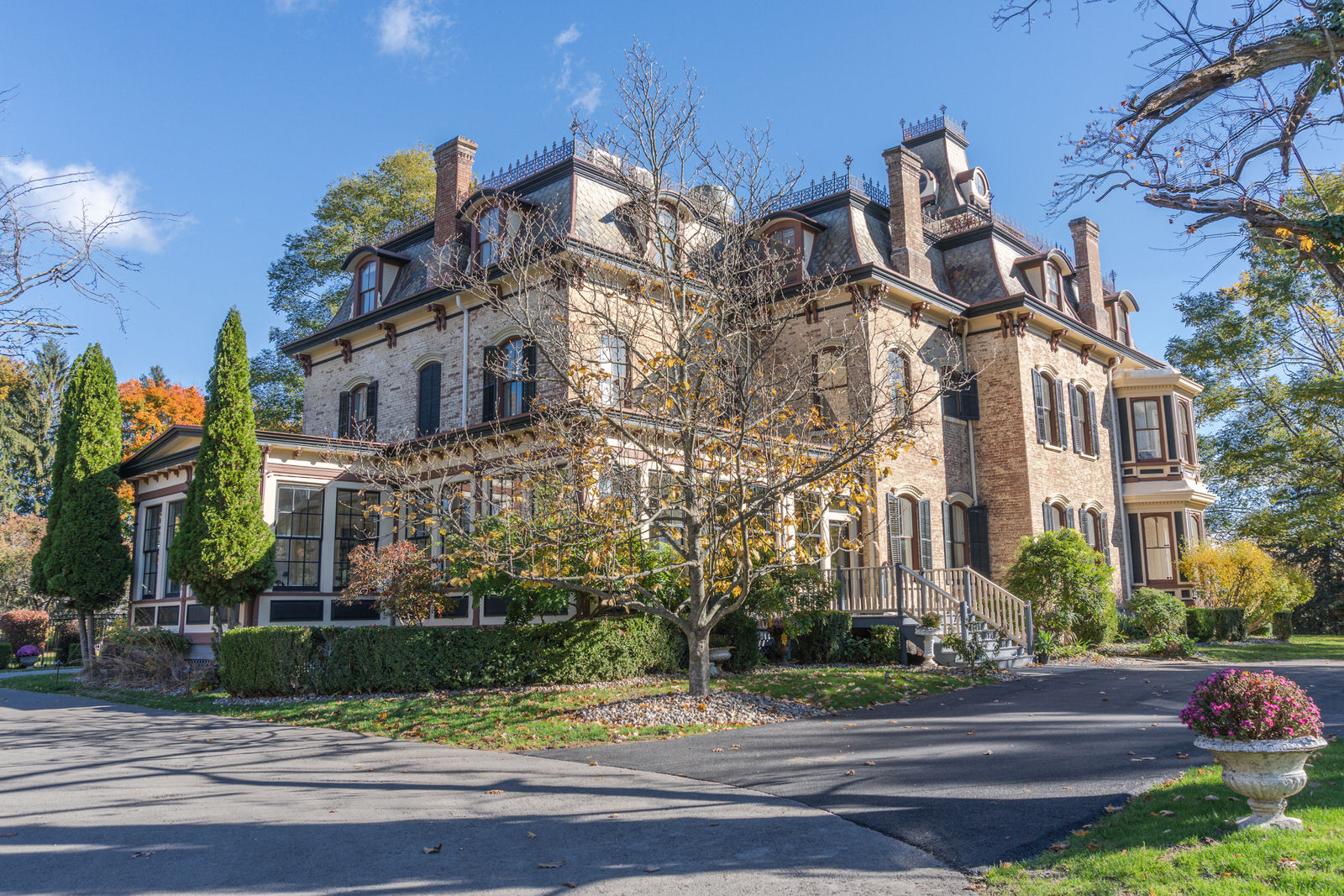 Edgewood Mansion exterior side