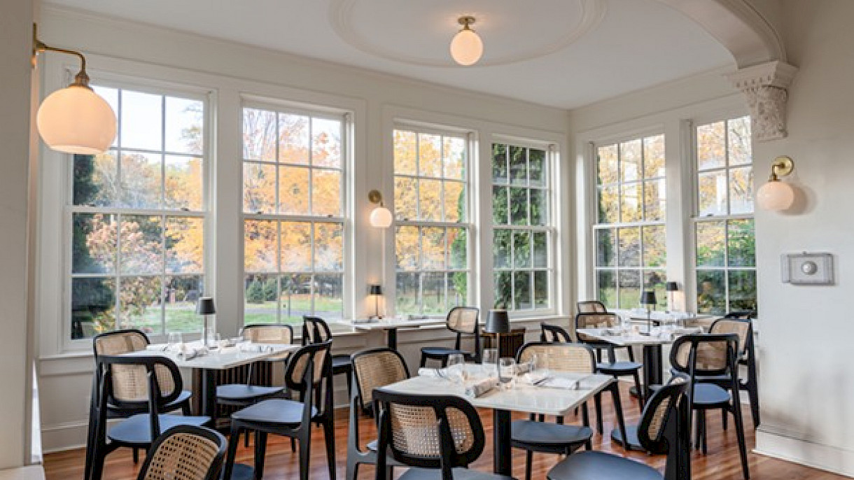 Interior photo of Edgewood Mansion restaurant in Kingston, NY