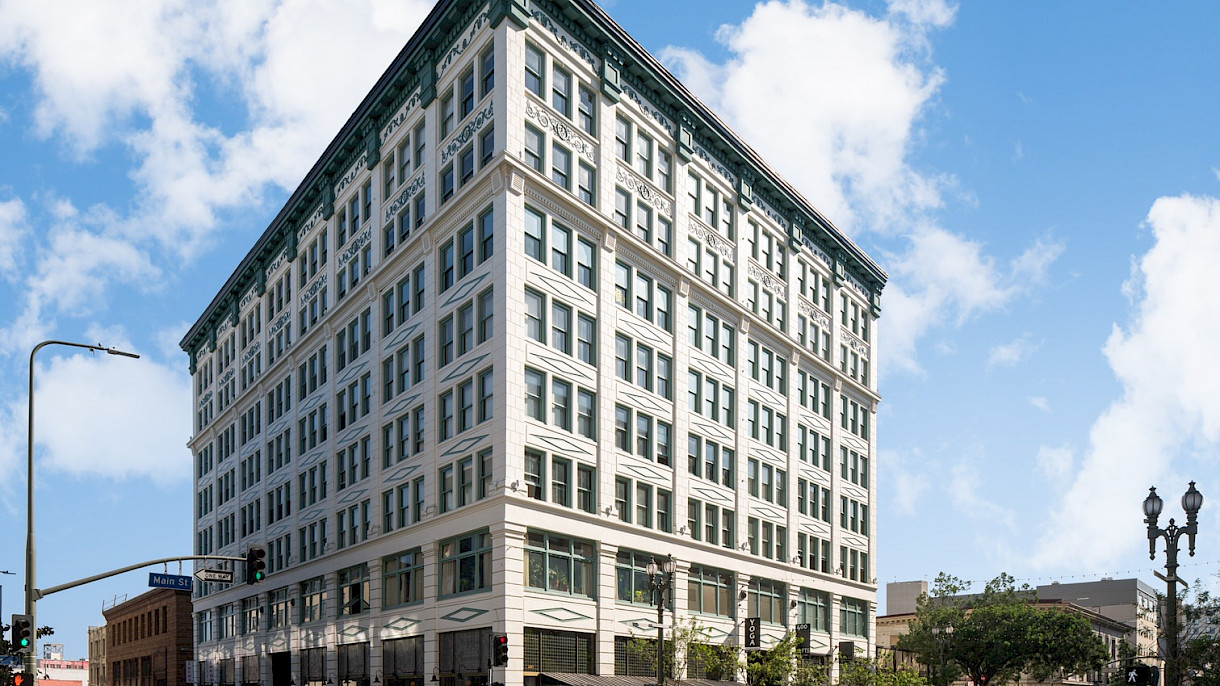 Interior photo of Edgewood Mansion restaurant in Kingston, NY